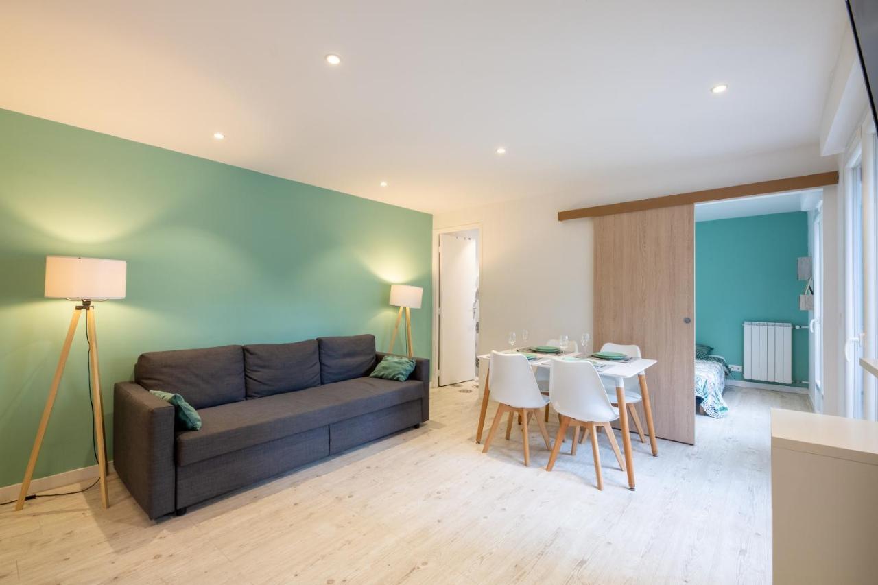 Meuble 2 Etoiles, Wifi, A 2 Pas Des Plages Fréjus Exteriér fotografie
