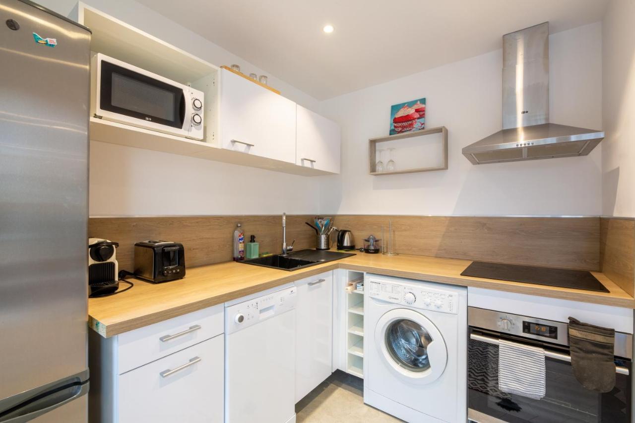 Meuble 2 Etoiles, Wifi, A 2 Pas Des Plages Fréjus Exteriér fotografie