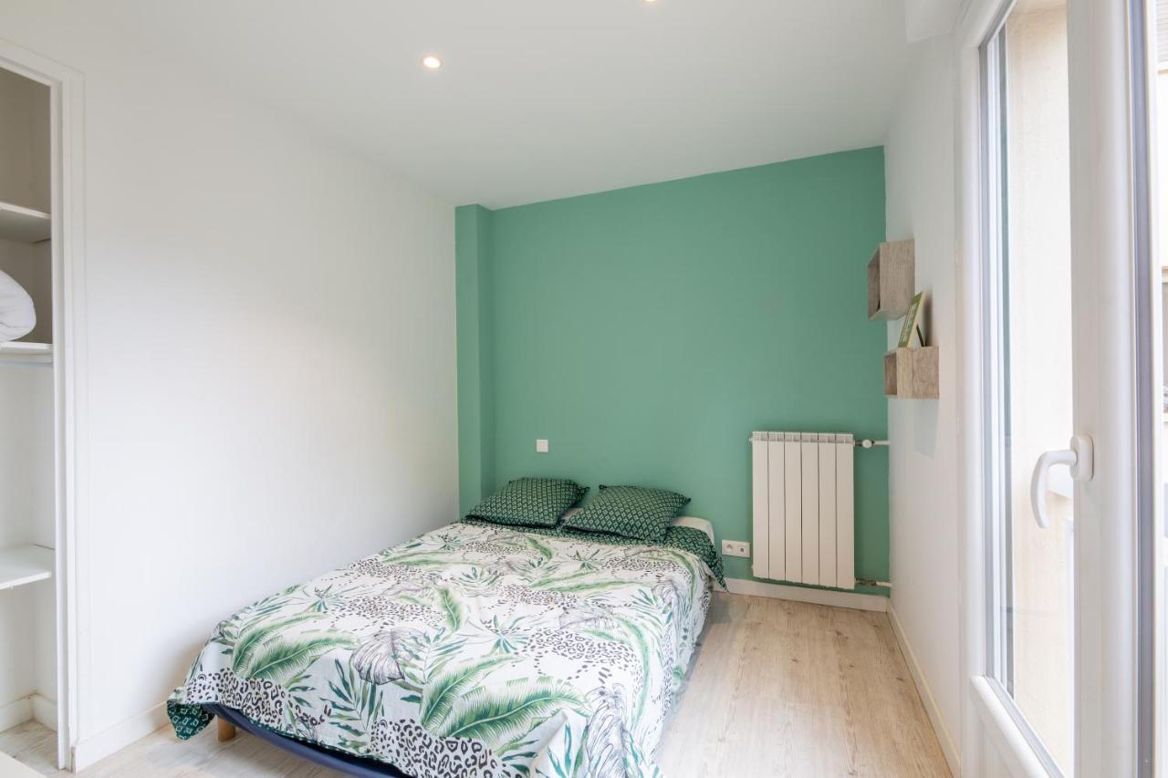 Meuble 2 Etoiles, Wifi, A 2 Pas Des Plages Fréjus Exteriér fotografie