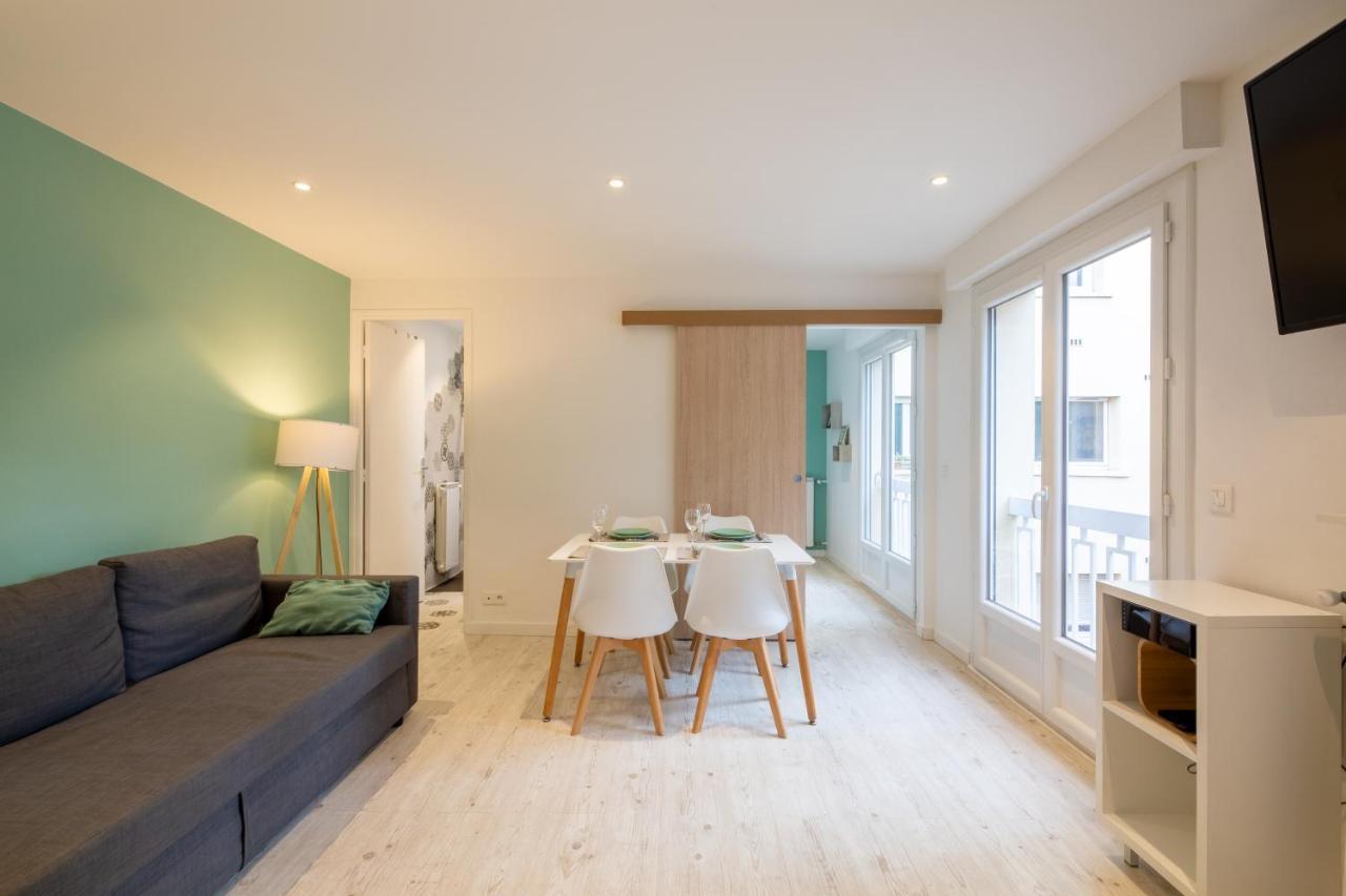 Meuble 2 Etoiles, Wifi, A 2 Pas Des Plages Fréjus Exteriér fotografie